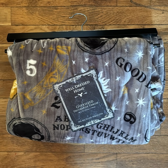 BNWT OVERSIZED OUIJA THROW BLANKET!! - Picture 9 of 9